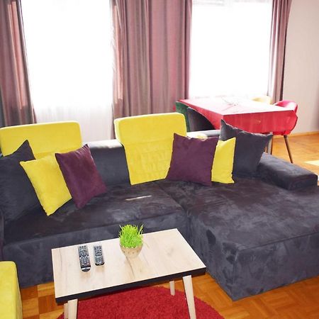Mickitos Hostel & Apartments Skopje Eksteriør bilde