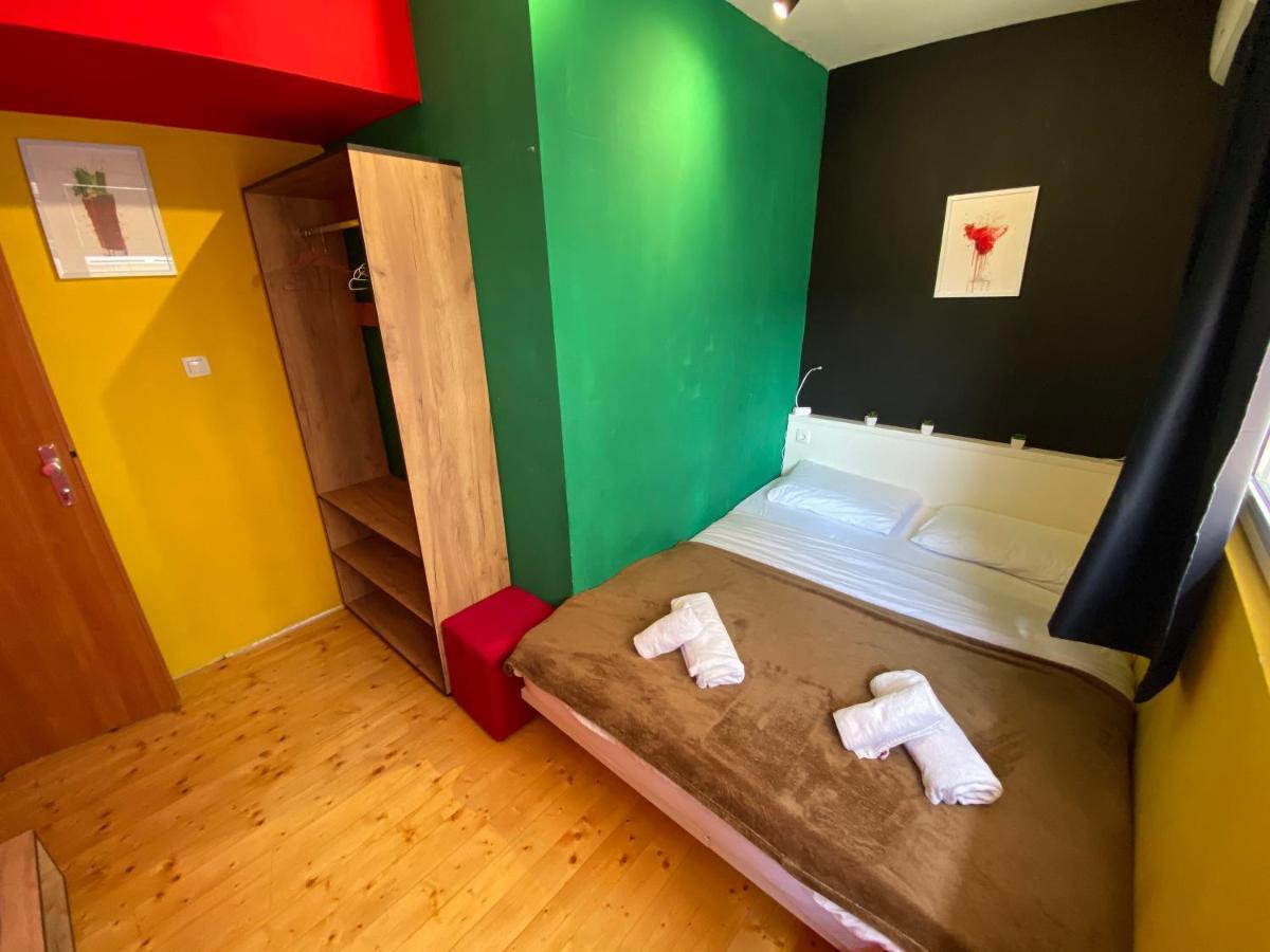 Mickitos Hostel & Apartments Skopje Eksteriør bilde